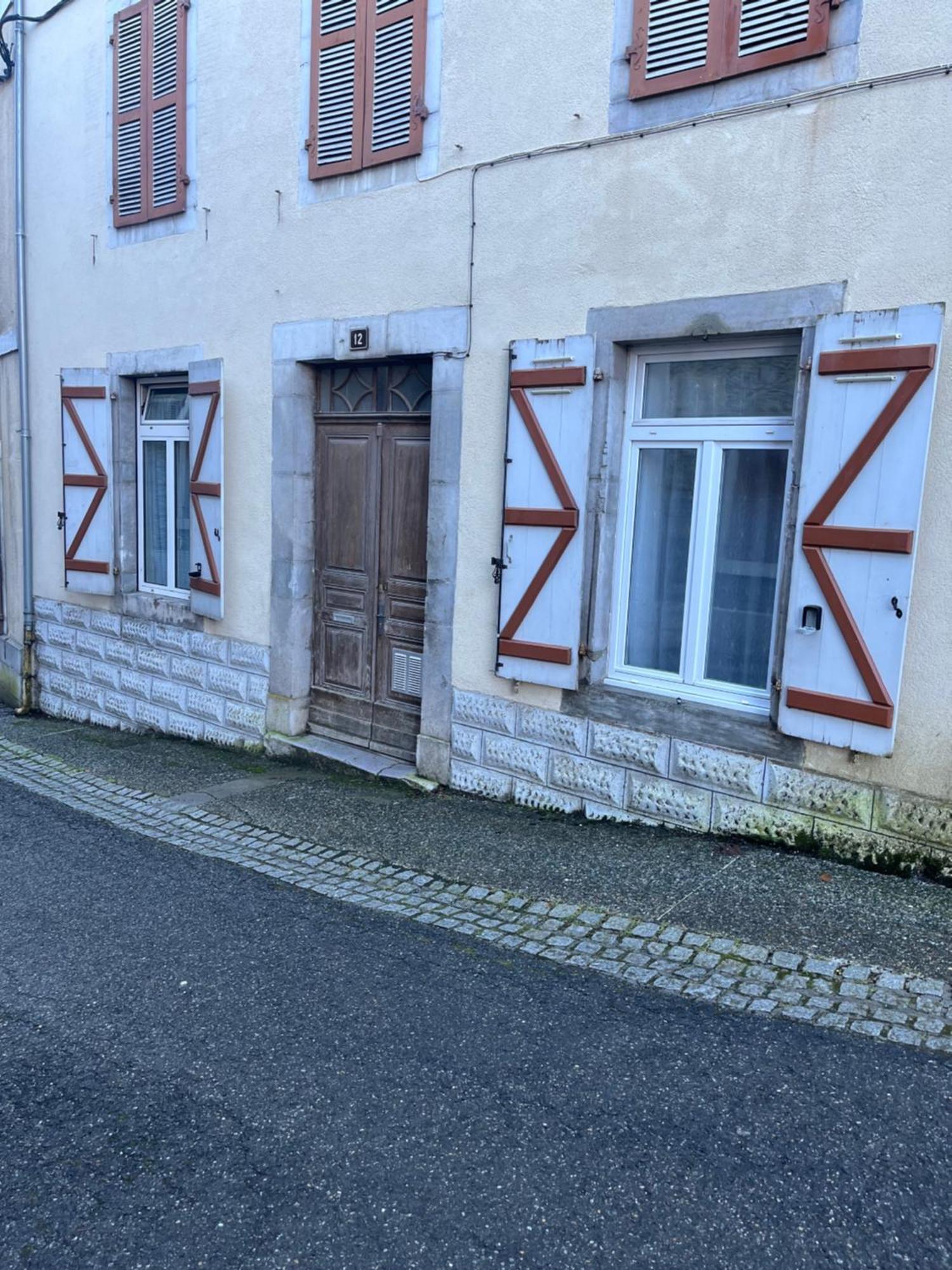 Studette Fonctionnelle Eaux Bonnes Apartment Exterior photo